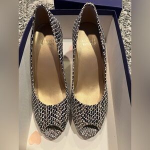Stuart Weitzman Peep Toe Pumps size 6